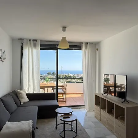 Con Terraza, Vistas Al Mar Y Piscina 네르하